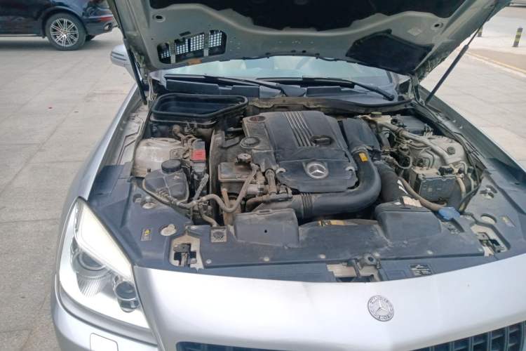 Used Mercedes-Benz SLK-Class 2011 SLK 200 Fashion Model Engine Bay Right