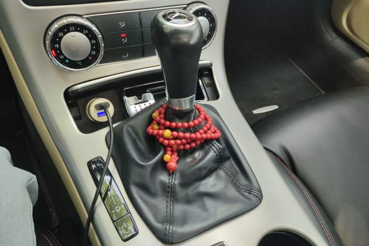Used Mercedes-Benz SLK-Class 2011 SLK 200 Fashion Model Gear Lever