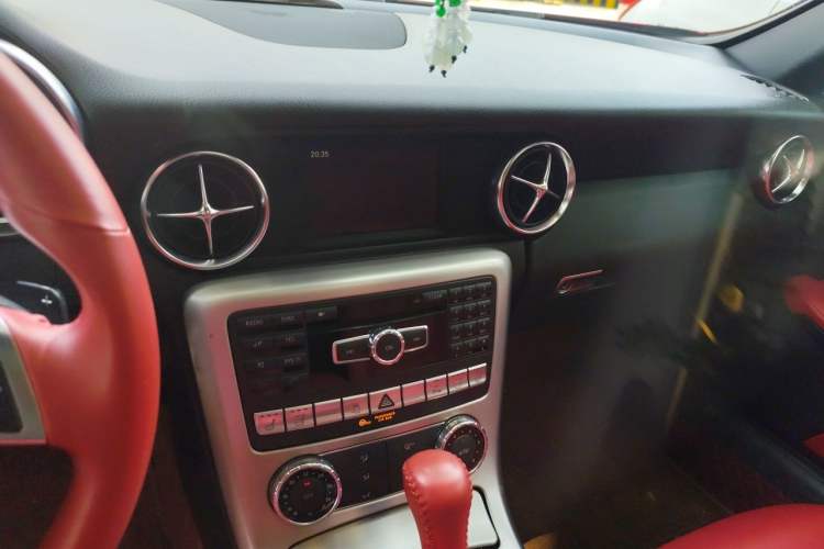 Used Mercedes-Benz SLK-Class 2011 SLK 200 Fashion Model Audio And AC Panel