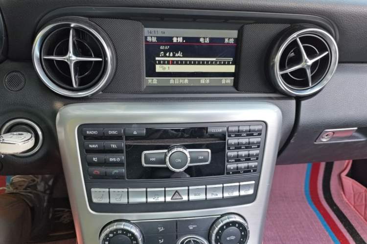Used Mercedes-Benz SLK-Class 2011 SLK 200 Fashion Model Audio And AC Panel