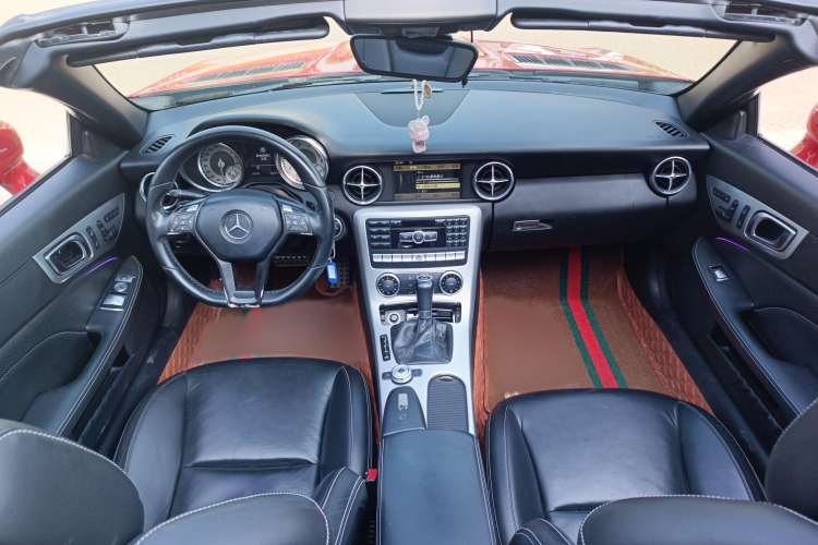 Used Mercedes-Benz SLK-Class 2011 SLK 200 Fashion Model Center Console