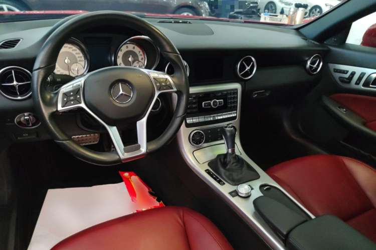 Used Mercedes-Benz SLK-Class 2011 SLK 200 Fashion Model Center Console