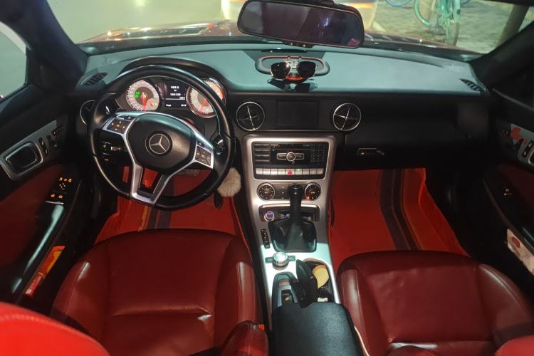 Used Mercedes-Benz SLK-Class 2011 SLK 200 Fashion Model Center Console