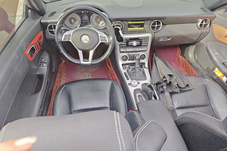 Used Mercedes-Benz SLK-Class 2011 SLK 200 Fashion Model Center Console
