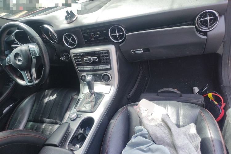 Used Mercedes-Benz SLK-Class 2011 SLK 200 Fashion Model Center Console