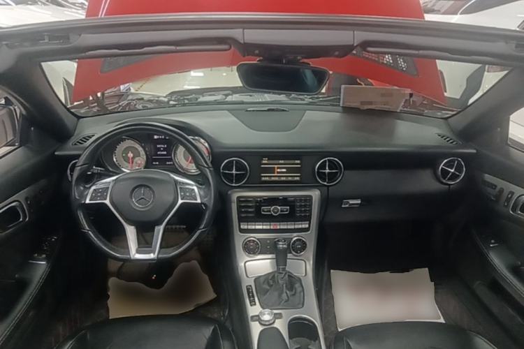 Used Mercedes-Benz SLK-Class 2011 SLK 200 Fashion Model Center Console