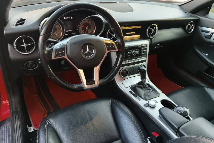Used Mercedes-Benz SLK-Class 2011 SLK 200 Fashion Model Center Console