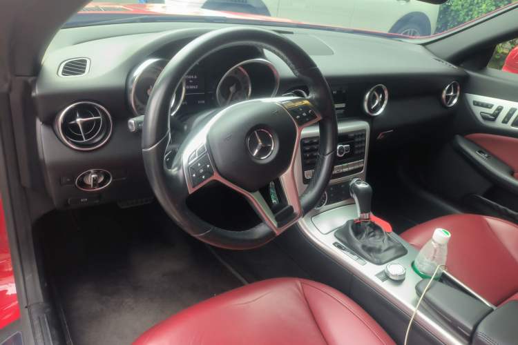 Used Mercedes-Benz SLK-Class 2011 SLK 200 Fashion Model Center Console