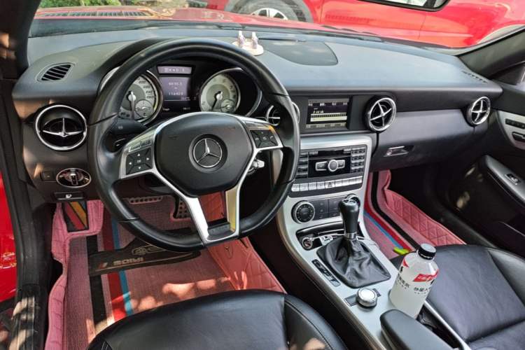 Used Mercedes-Benz SLK-Class 2011 SLK 200 Fashion Model Center Console