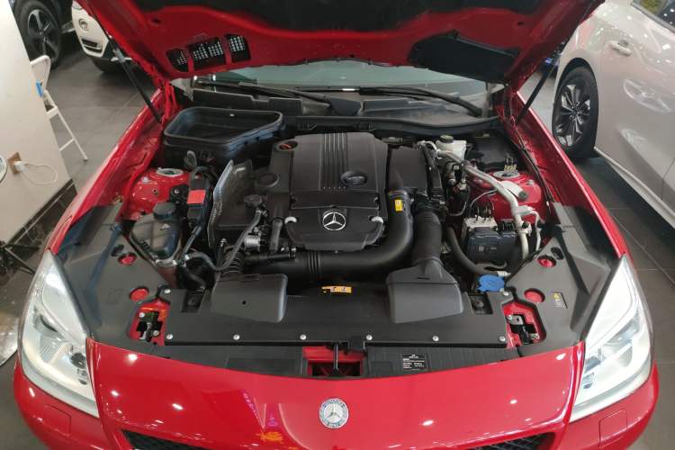 Used Mercedes-Benz SLK-Class 2011 SLK 200 Fashion Model Engine Bay