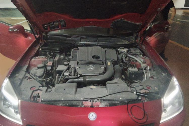 Used Mercedes-Benz SLK-Class 2011 SLK 200 Fashion Model Engine Bay