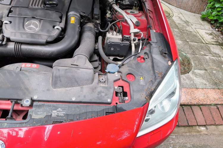 Used Mercedes-Benz SLK-Class 2011 SLK 200 Fashion Model Engine Bay Left