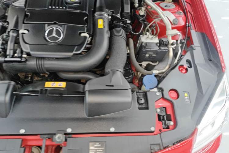 Used Mercedes-Benz SLK-Class 2011 SLK 200 Fashion Model Engine Bay Left