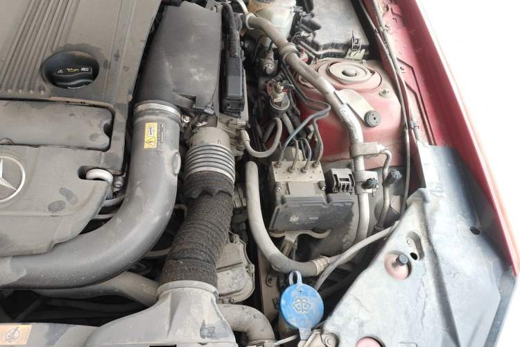 Used Mercedes-Benz SLK-Class 2011 SLK 200 Fashion Model Engine Bay Left