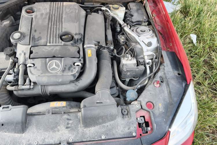Used Mercedes-Benz SLK-Class 2011 SLK 200 Fashion Model Engine Bay Left