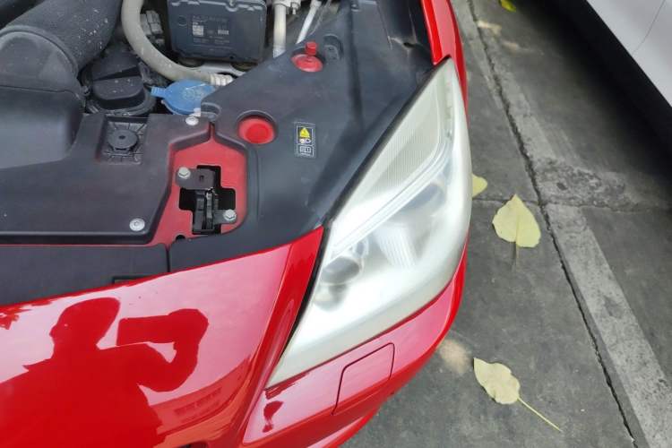 Used Mercedes-Benz SLK-Class 2011 SLK 200 Fashion Model Engine Bay Left