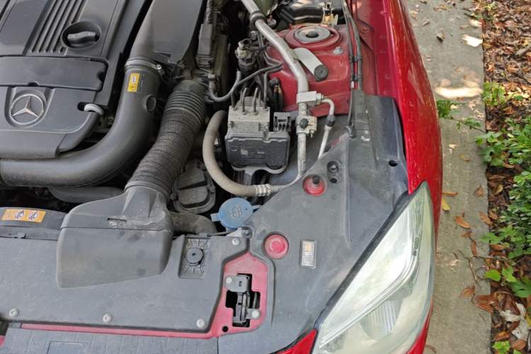 Used Mercedes-Benz SLK-Class 2011 SLK 200 Fashion Model Engine Bay Left