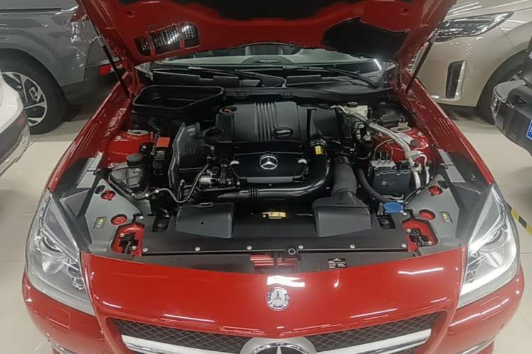 Used Mercedes-Benz SLK-Class 2011 SLK 200 Fashion Model Engine Bay