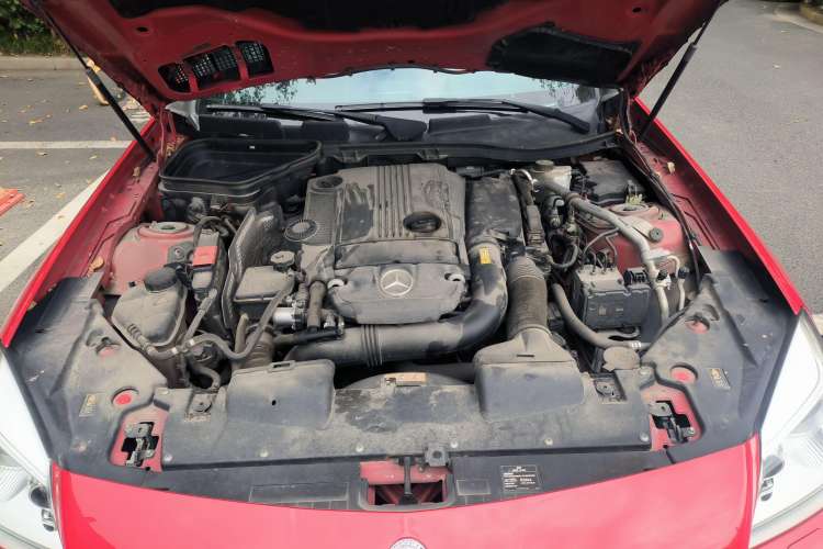 Used Mercedes-Benz SLK-Class 2011 SLK 200 Fashion Model Engine Bay
