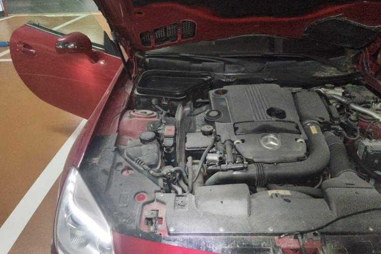 Used Mercedes-Benz SLK-Class 2011 SLK 200 Fashion Model Engine Bay Right