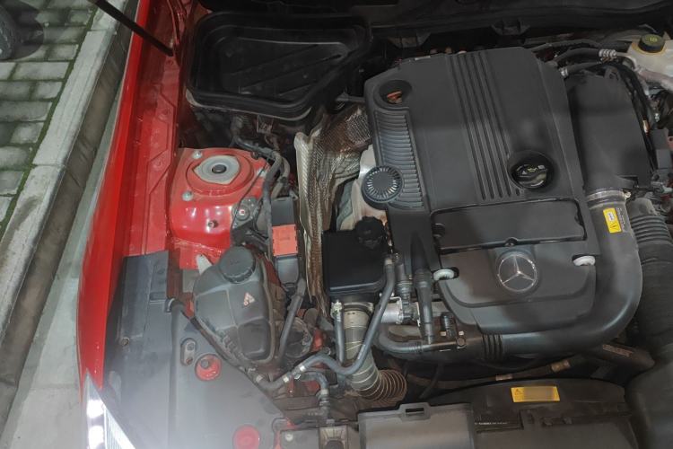 Used Mercedes-Benz SLK-Class 2011 SLK 200 Fashion Model Engine Bay Right