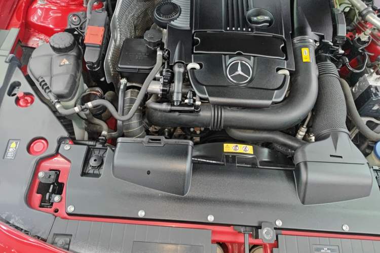 Used Mercedes-Benz SLK-Class 2011 SLK 200 Fashion Model Engine Bay Right