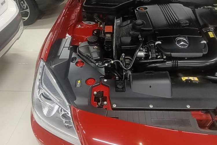 Used Mercedes-Benz SLK-Class 2011 SLK 200 Fashion Model Engine Bay Right