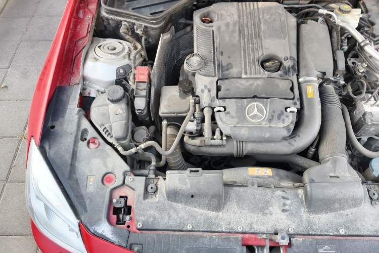 Used Mercedes-Benz SLK-Class 2011 SLK 200 Fashion Model Engine Bay Right