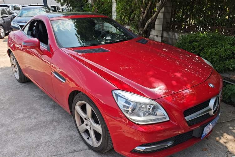 Used Mercedes-Benz SLK-Class 2011 SLK 200 Fashion Model Front Right 45 Deg