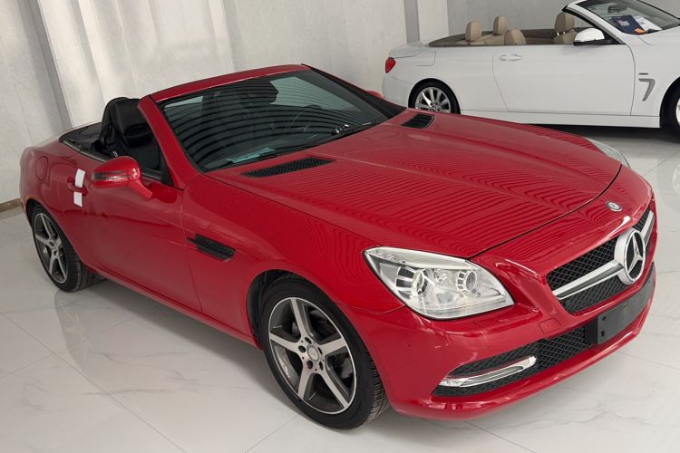 Used Mercedes-Benz SLK-Class 2011 SLK 200 Fashion Model Front Right 45 Deg