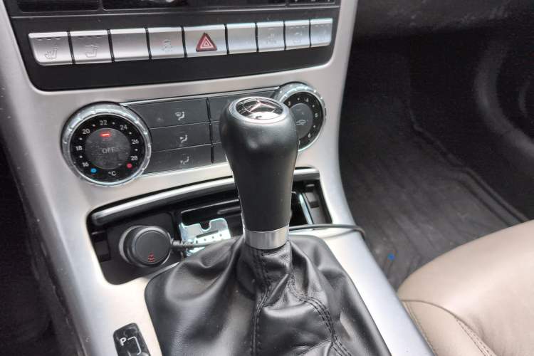 Used Mercedes-Benz SLK-Class 2011 SLK 200 Fashion Model Gear Lever