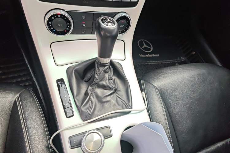 Used Mercedes-Benz SLK-Class 2011 SLK 200 Fashion Model Gear Lever
