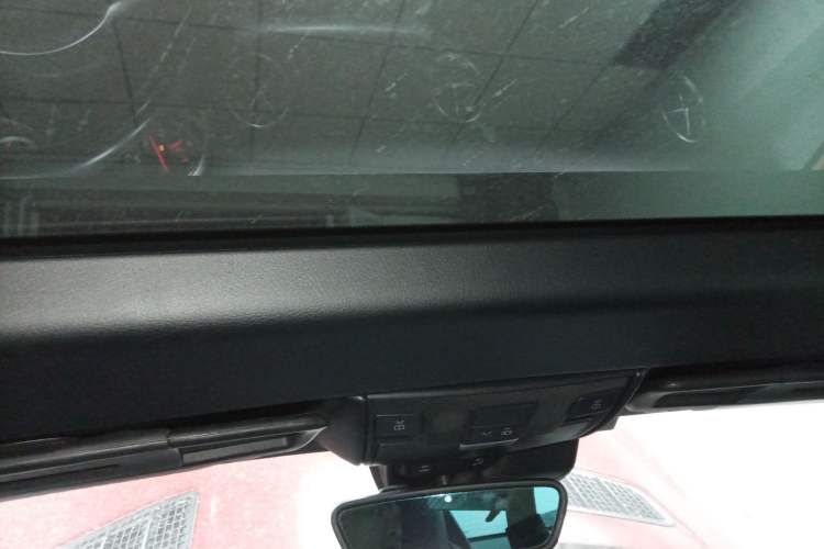 Used Mercedes-Benz SLK-Class 2011 SLK 200 Fashion Model Headliner