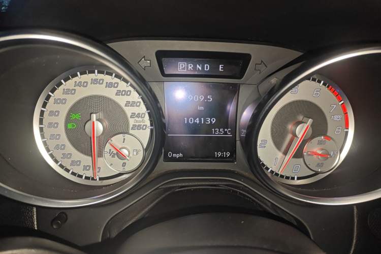 Used Mercedes-Benz SLK-Class 2011 SLK 200 Fashion Model Instrument Cluster