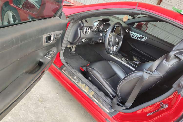 Used Mercedes-Benz SLK-Class 2011 SLK 200 Fashion Model Interior 3
