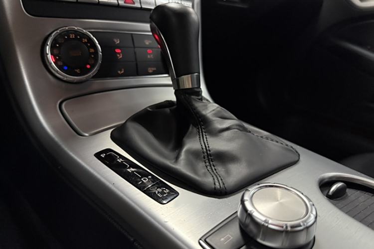 Used Mercedes-Benz SLK-Class 2011 SLK 200 Fashion Model Interior 5