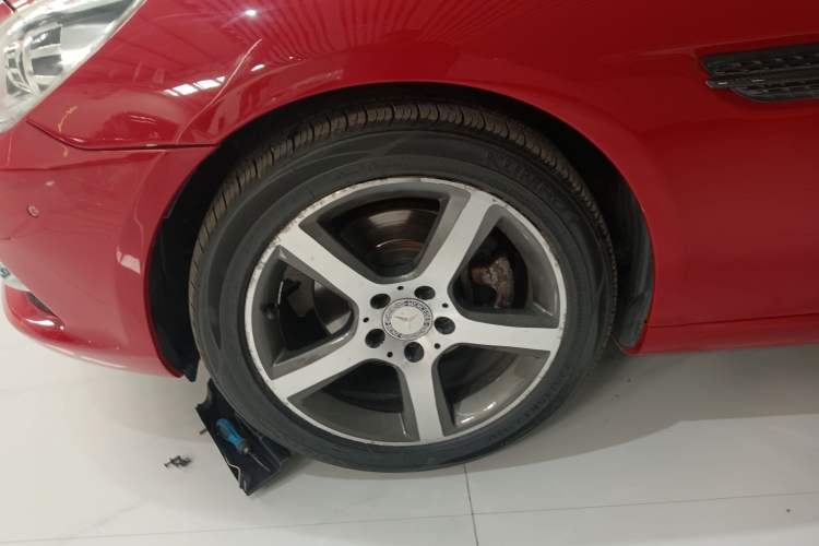 Used Mercedes-Benz SLK-Class 2011 SLK 200 Fashion Model Left Front Wheel Hub