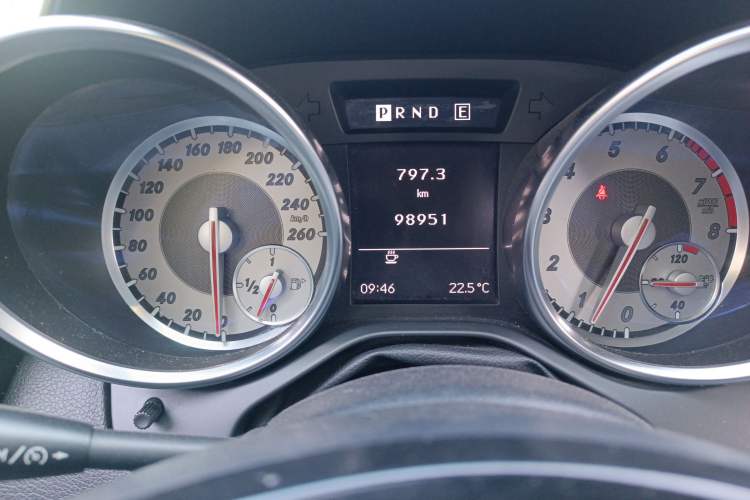 Used Mercedes-Benz SLK-Class 2011 SLK 200 Fashion Model Odometer Close Up