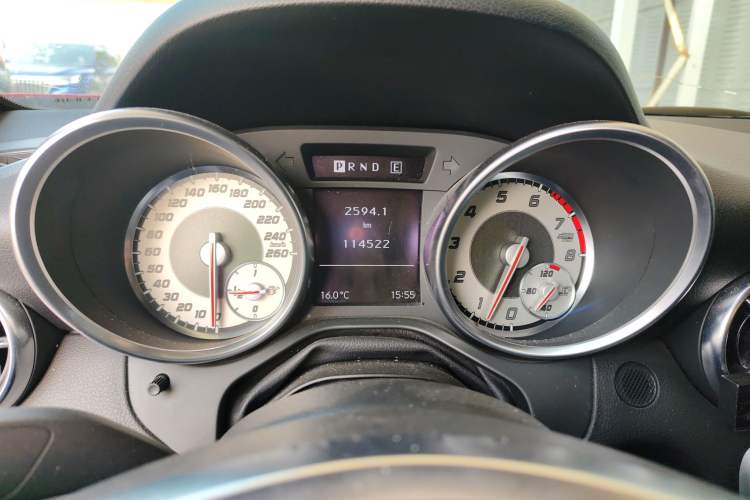 Used Mercedes-Benz SLK-Class 2011 SLK 200 Fashion Model Odometer Close Up