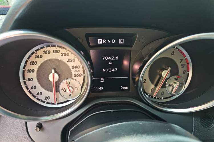 Used Mercedes-Benz SLK-Class 2011 SLK 200 Fashion Model Odometer Close Up
