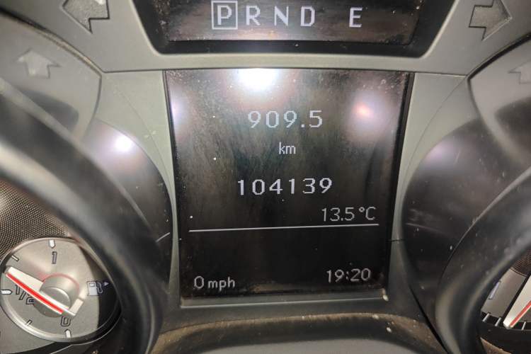 Used Mercedes-Benz SLK-Class 2011 SLK 200 Fashion Model Odometer Close Up