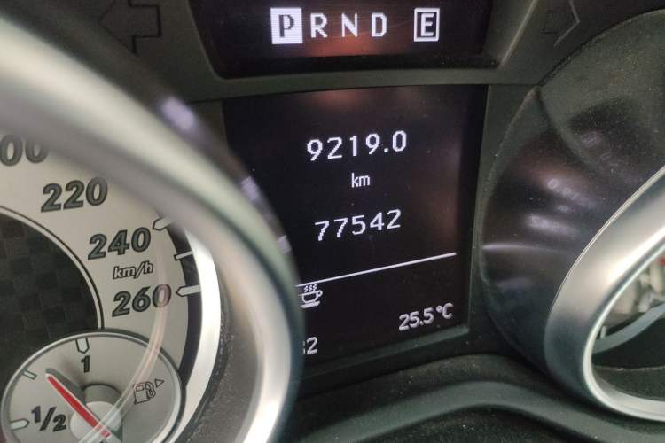 Used Mercedes-Benz SLK-Class 2011 SLK 200 Fashion Model Odometer Close Up