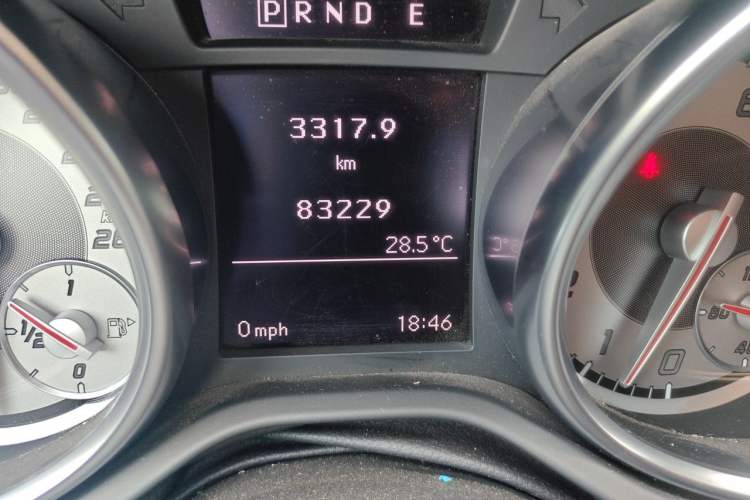 Used Mercedes-Benz SLK-Class 2011 SLK 200 Fashion Model Odometer Close Up