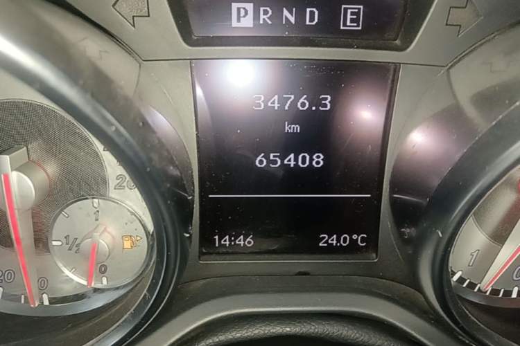 Used Mercedes-Benz SLK-Class 2011 SLK 200 Fashion Model Odometer Close Up