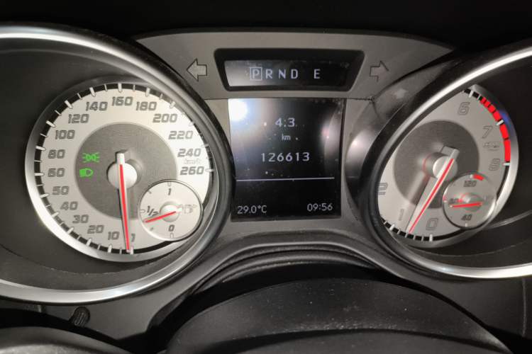 Used Mercedes-Benz SLK-Class 2011 SLK 200 Fashion Model Odometer Close Up