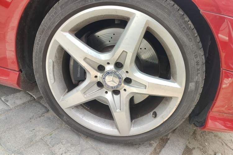 Used Mercedes-Benz SLK-Class 2011 SLK 200 Fashion Model Right Front Wheel Hub