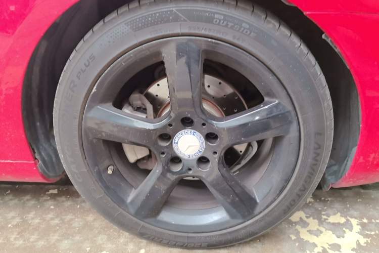 Used Mercedes-Benz SLK-Class 2011 SLK 200 Fashion Model Right Front Wheel Hub