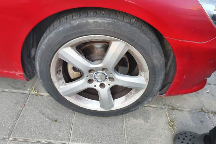Used Mercedes-Benz SLK-Class 2011 SLK 200 Fashion Model Right Front Wheel Hub