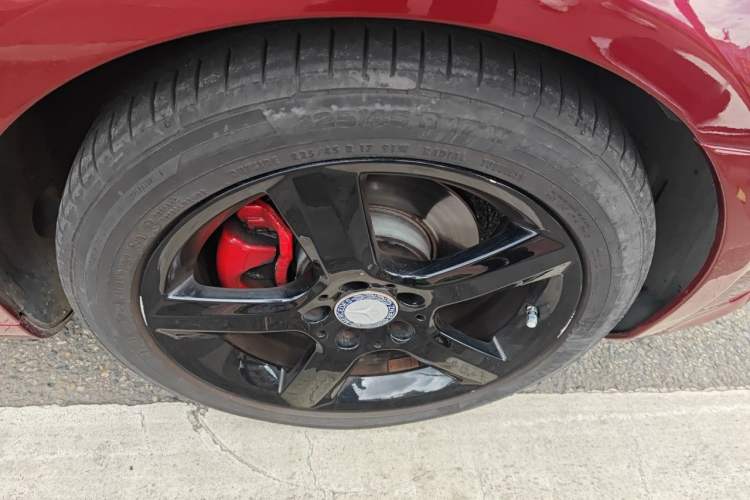 Used Mercedes-Benz SLK-Class 2011 SLK 200 Fashion Model Right Front Wheel Hub