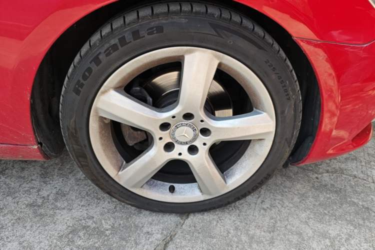 Used Mercedes-Benz SLK-Class 2011 SLK 200 Fashion Model Right Front Wheel Hub